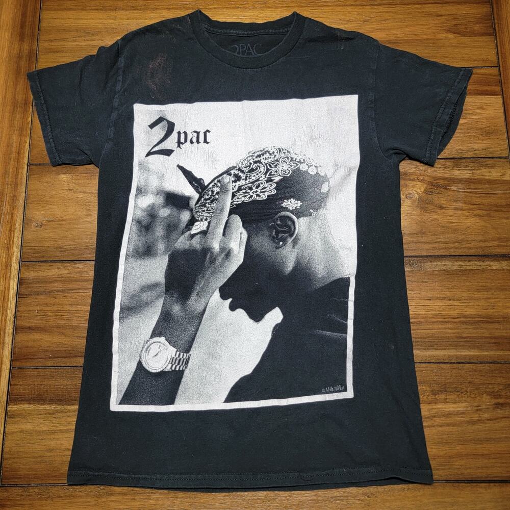 2Pac Black Unisex Tee Side Profile Flip Off - Size Small